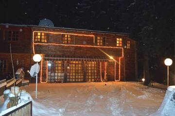 Фото номера Вилла с 4 спальнями и гидромассажной ванной Виллы Persey Villa Borovets г. Боровец 35