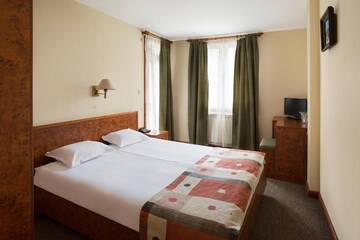 Фото номера Двухместный номер с 1 кроватью - Полупансион Отель Victoria Hotel Borovets - Half Board г. Боровец 9