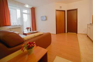 Фото номера Апартаменты с 1 спальней (для 4 взрослых) Апарт-отели Apart Hotel Flora Residence Daisy г. Боровец 2