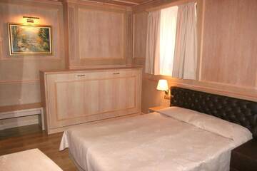 Фото номера Двухместный номер с 1 кроватью Отель Hotel Alpin г. Боровец 7