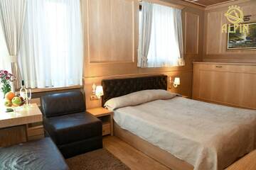 Фото номера Двухместный номер с 1 кроватью Отель Hotel Alpin г. Боровец 2