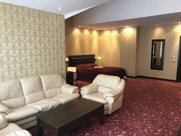 Фото номера Суперлюкс с 1 спальней Отель Borovets Hills Ski &amp; Spa - Half Board г. Боровец 2