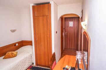 Фото номера Двухместный номер с 2 отдельными кроватями Отель Breza Hotel г. Боровец 3