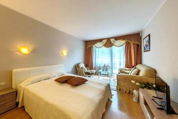 Фото номера Улучшенный номер (для 3 взрослых) Отель Hotel Moura г. Боровец 14