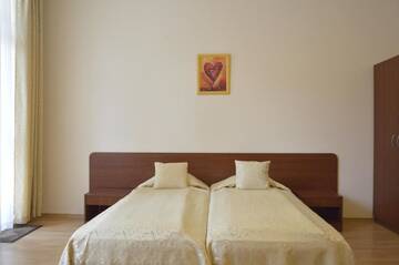Фото номера Семейный номер-студио Апарт-отели Persey Flora Apartments г. Боровец 3