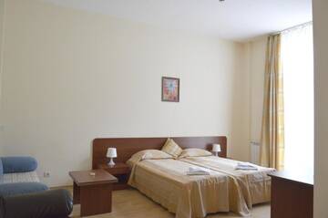 Фото номера Семейный номер-студио Апарт-отели Persey Flora Apartments г. Боровец 6