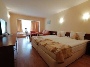 Фото номера Twin Room Pet Friendly (Ground Floor) Отель ELA hotel г. Боровец 7