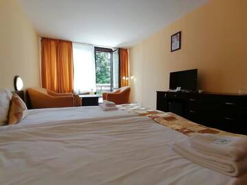 Фото номера Двухместный номер с 2 отдельными кроватями и террасой Отель ELA hotel г. Боровец 3